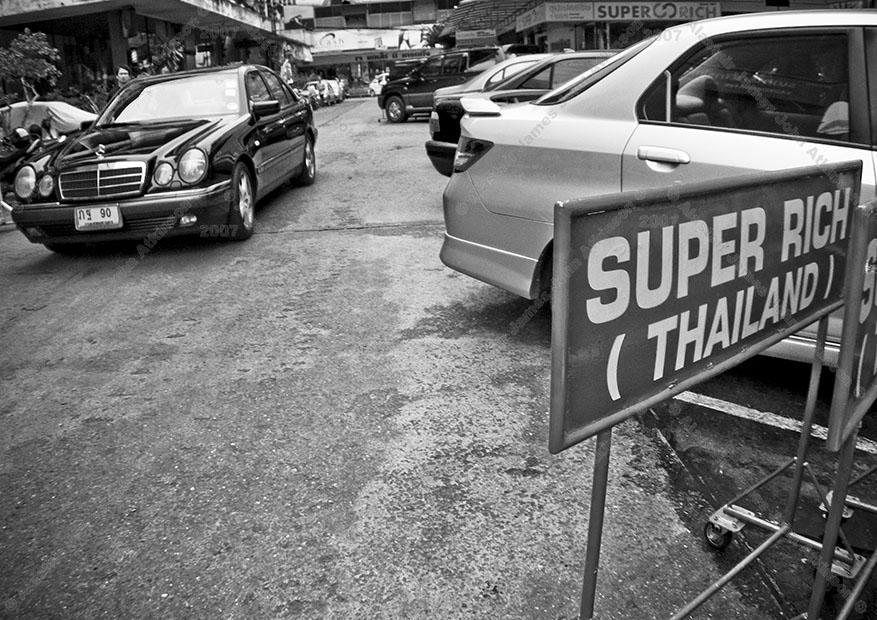 [Super+Rich,+Bangkok.jpg]