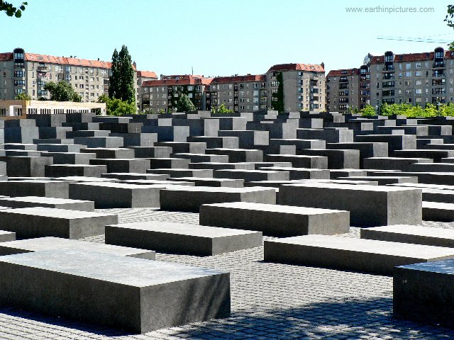 [holocaust_memorial.jpg]