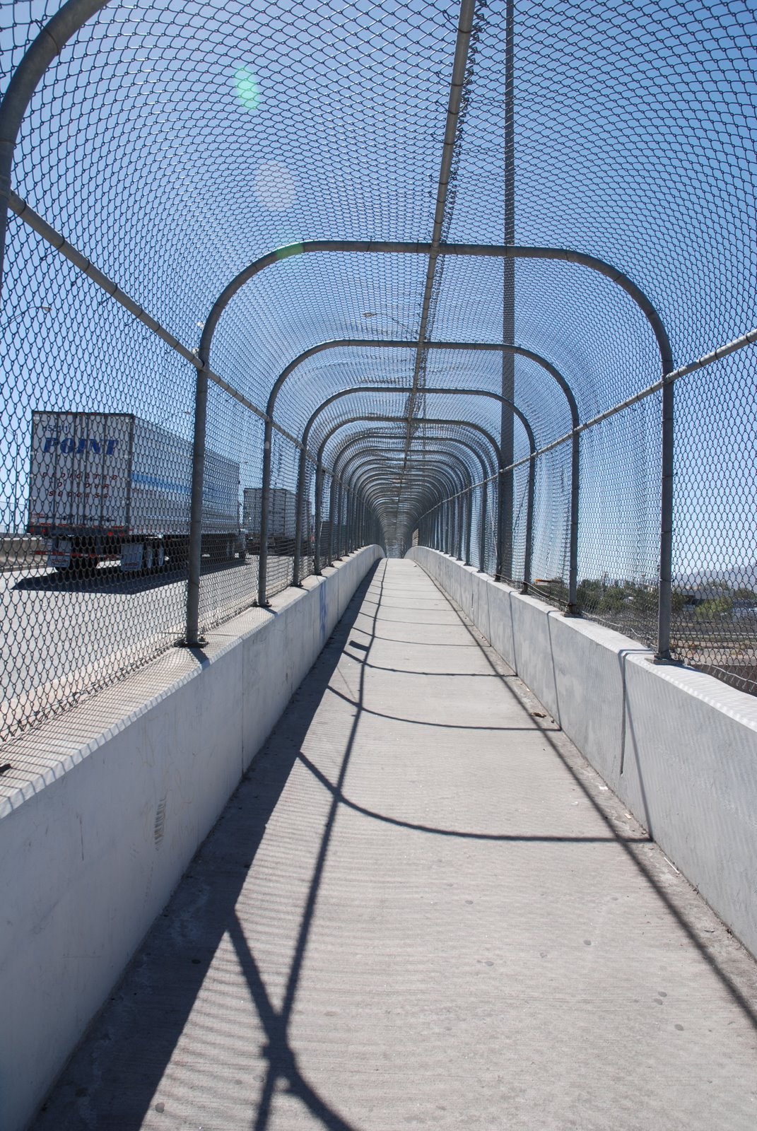 [1.+crossing++free+bridge,+El+Paso:Juarez.JPG]