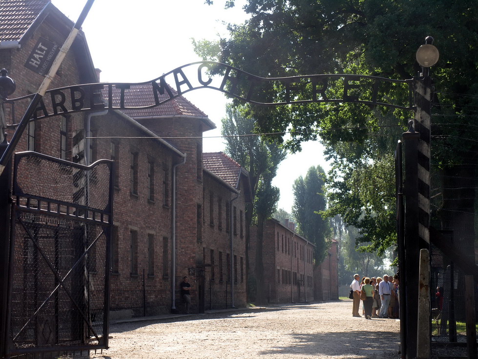 [Auschwitz+034+a.jpg]