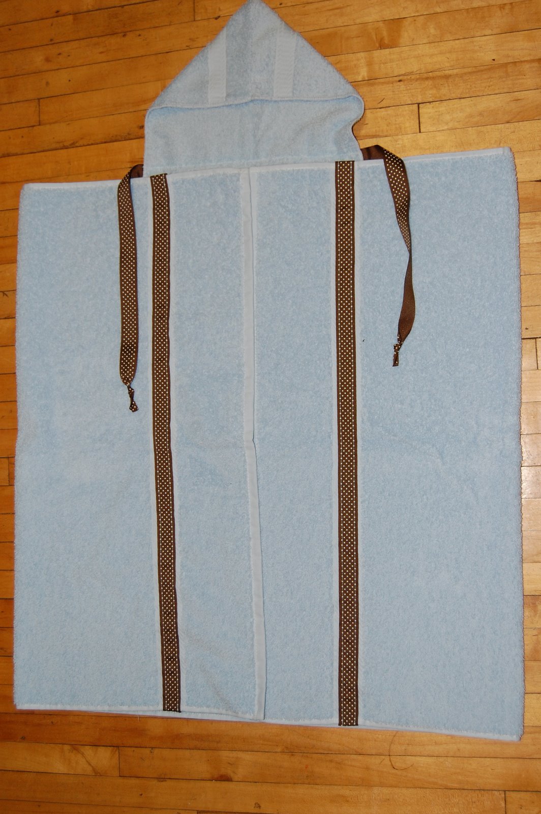 [napkins,+snappies,+burp+cloths,+hooded+towel+021.JPG]