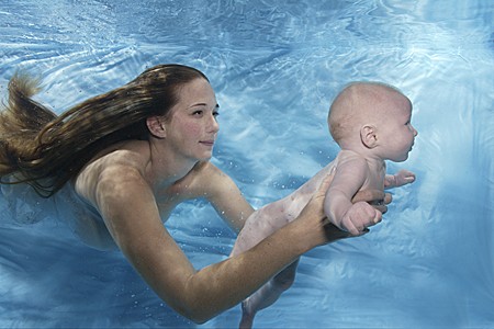 [swimming_babies_05.jpg]
