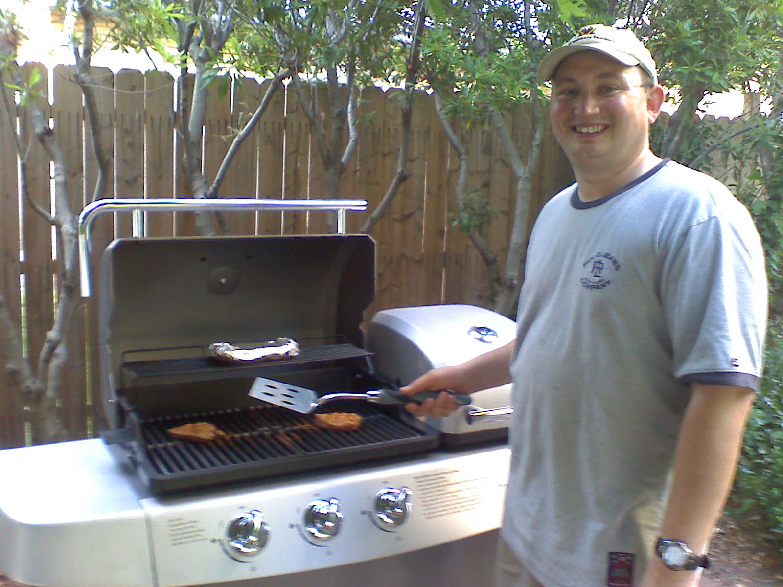 [rob+and+grill.jpg]
