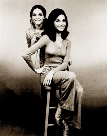 [mary+and+rhoda.bmp]