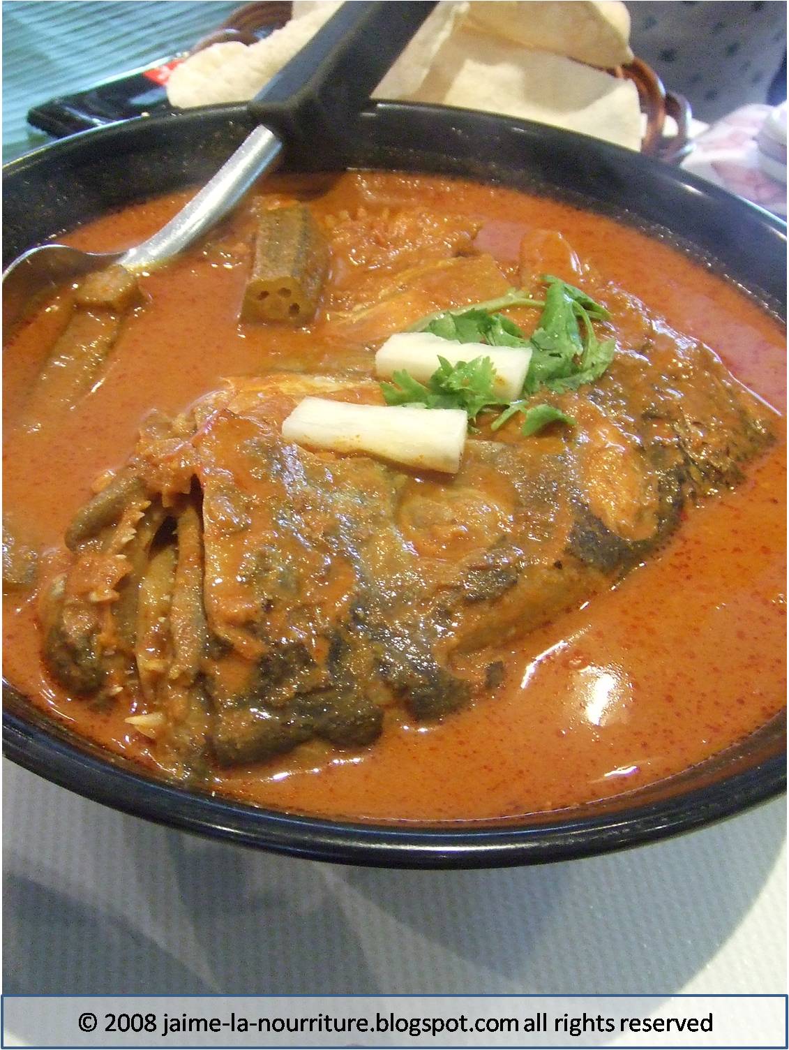 [muthu+-+fish+head+curry.jpg]