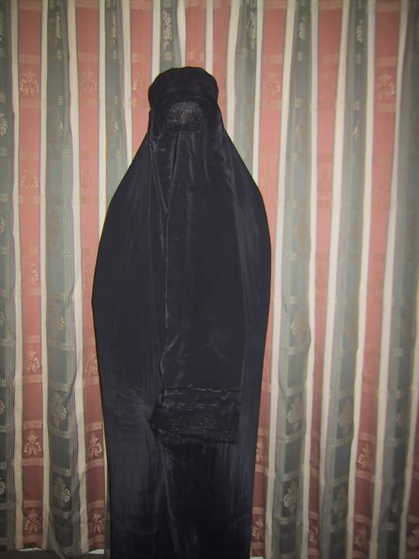 [Burka+Model.jpg]