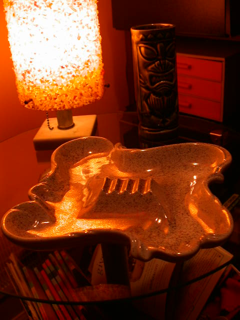 [confetti-lamp-MONTONE-2007.JPG]