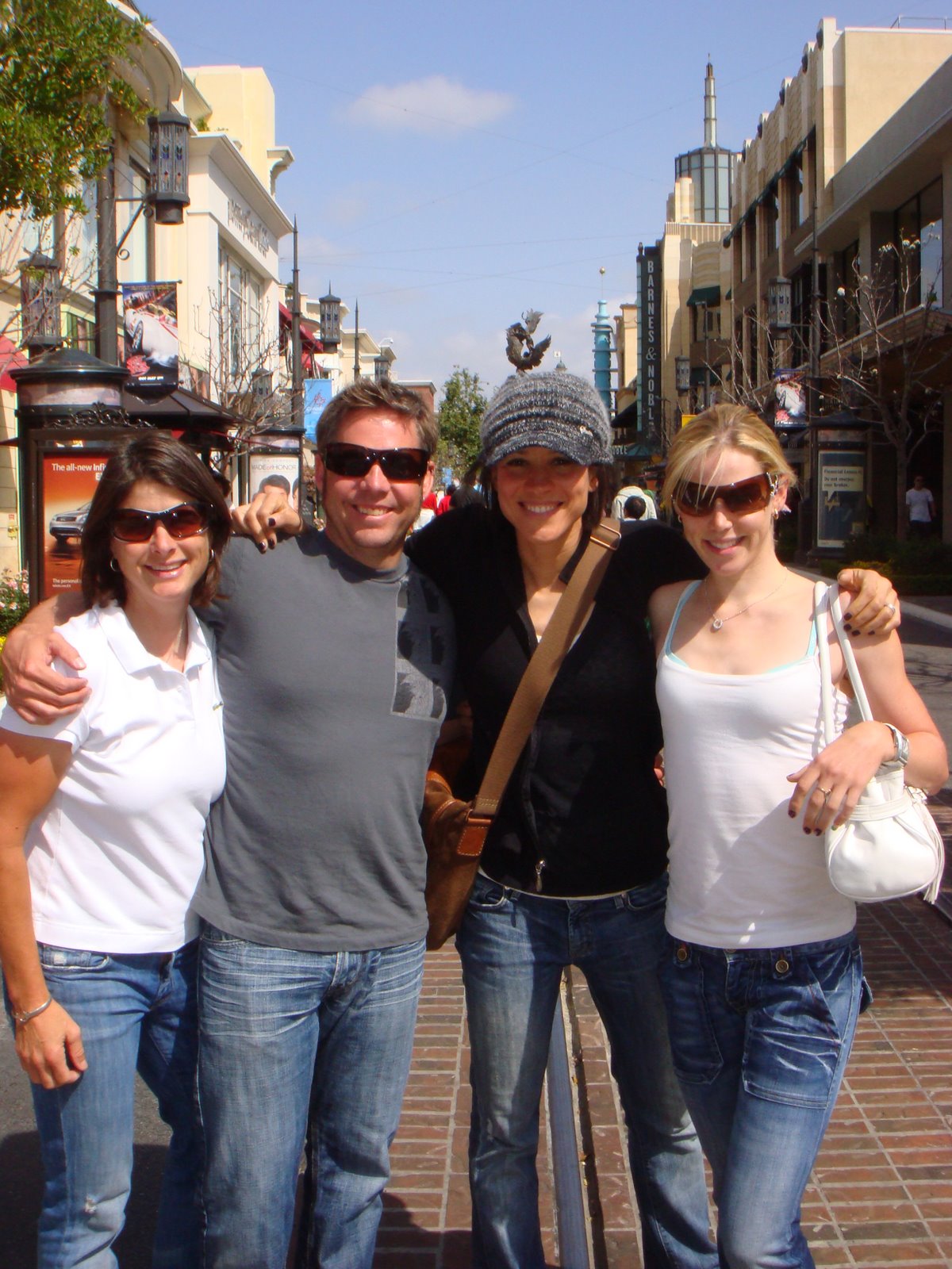 [Shontell,+Jack,+Iona,+and+Me+checking+out+The+Grove+in+Hollywood+-+CA.JPG]