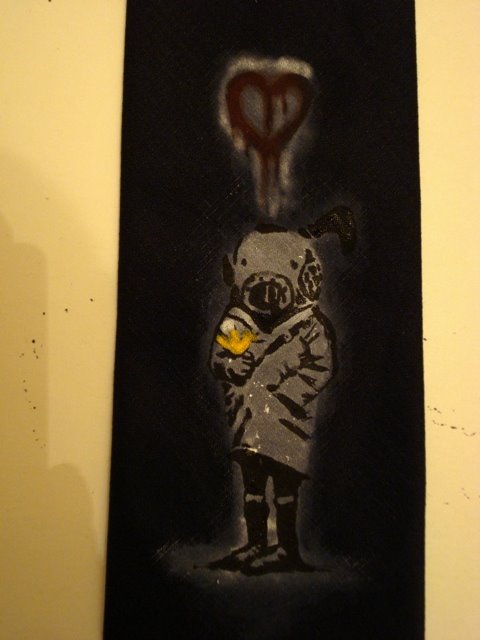 [my+tie_renewed+by+painting+from+banksy.JPG]