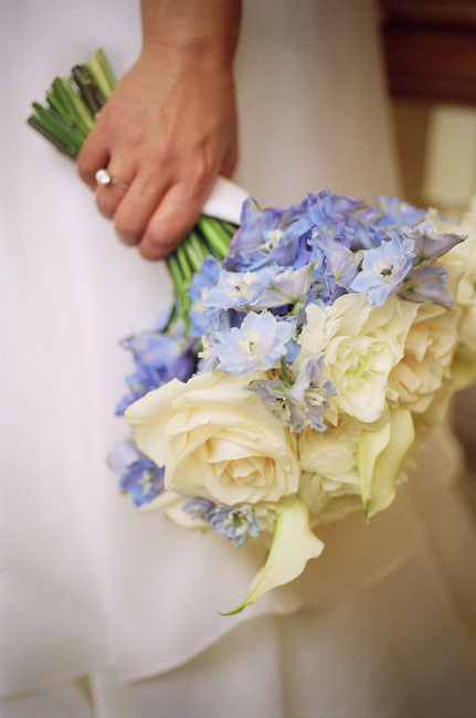 [blue-white-bouquet_lg.jpg]