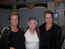 [mom+granny+and+aunt+peggy.jpg]