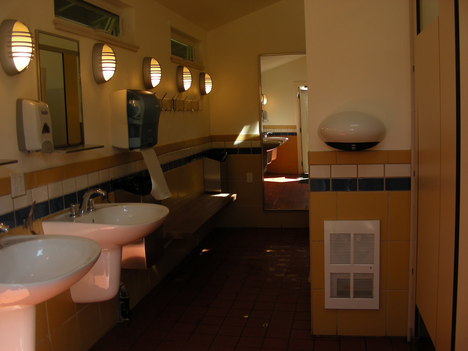 [Lakedale+Bathroom.jpg]
