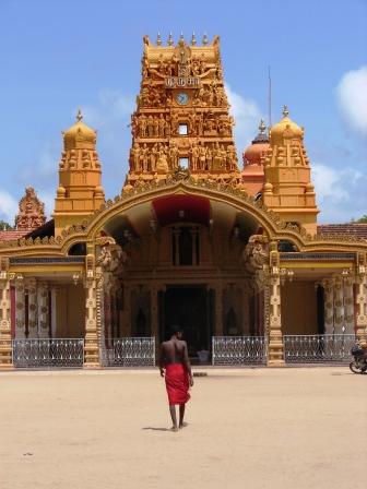 [Jaffna+hindu+temple.JPG]