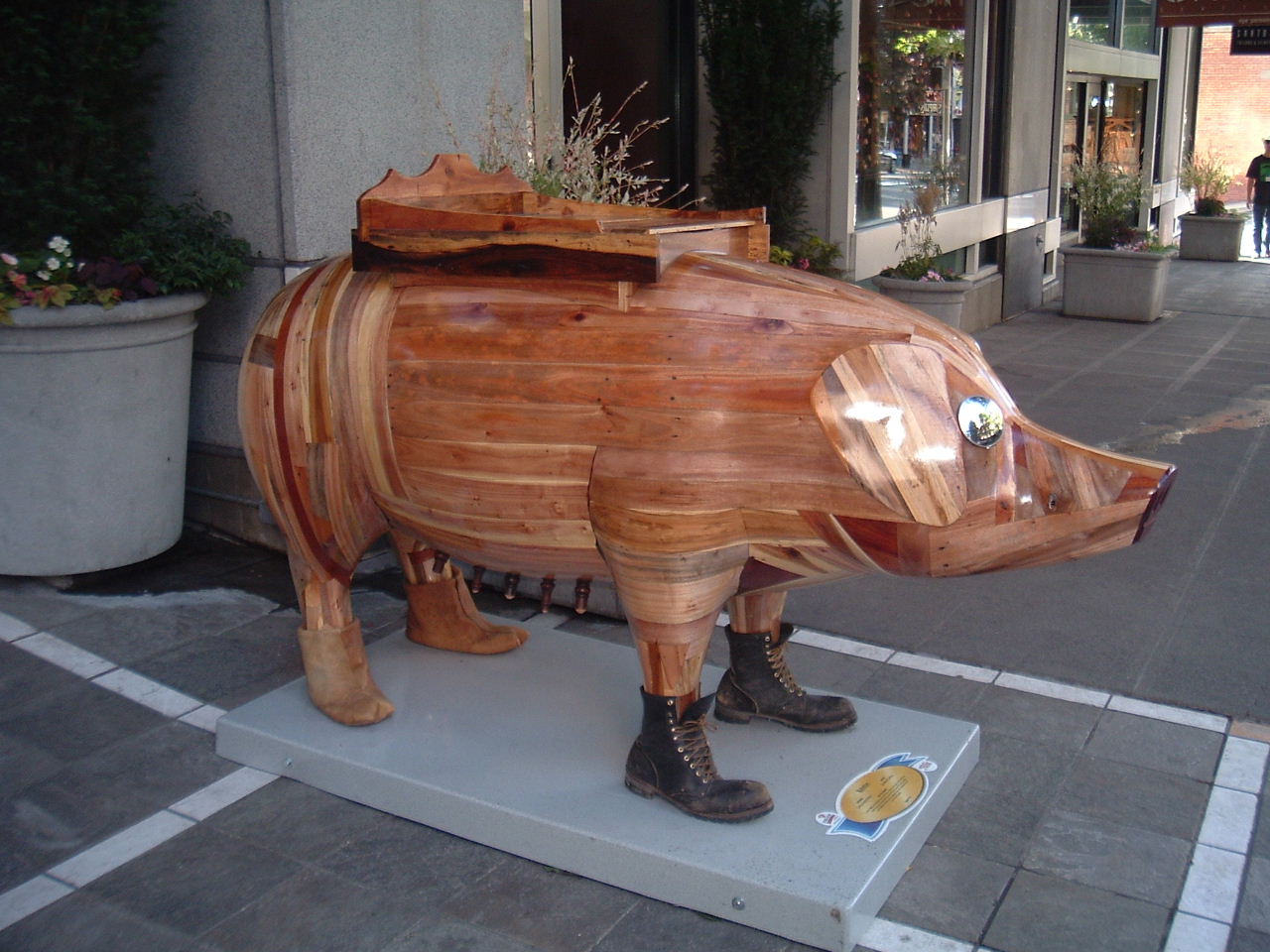 [Wooden+Pig.JPG]