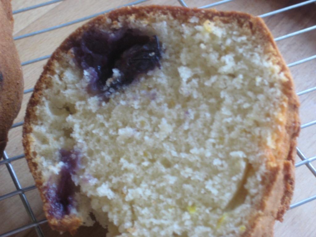 [Blueberry-Buttermilk+Bundt+Cake3.JPG]