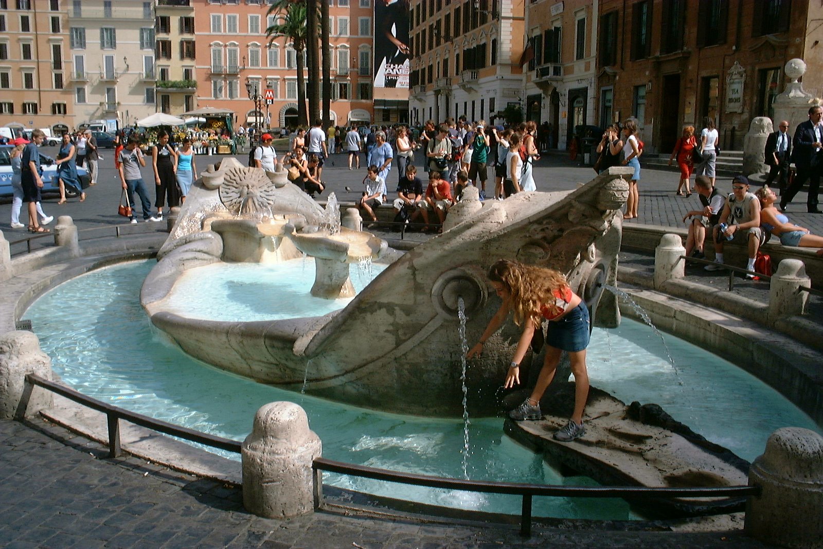 [067+Rome+Tour+-+Boat+Fountain+with+Mika.jpg]