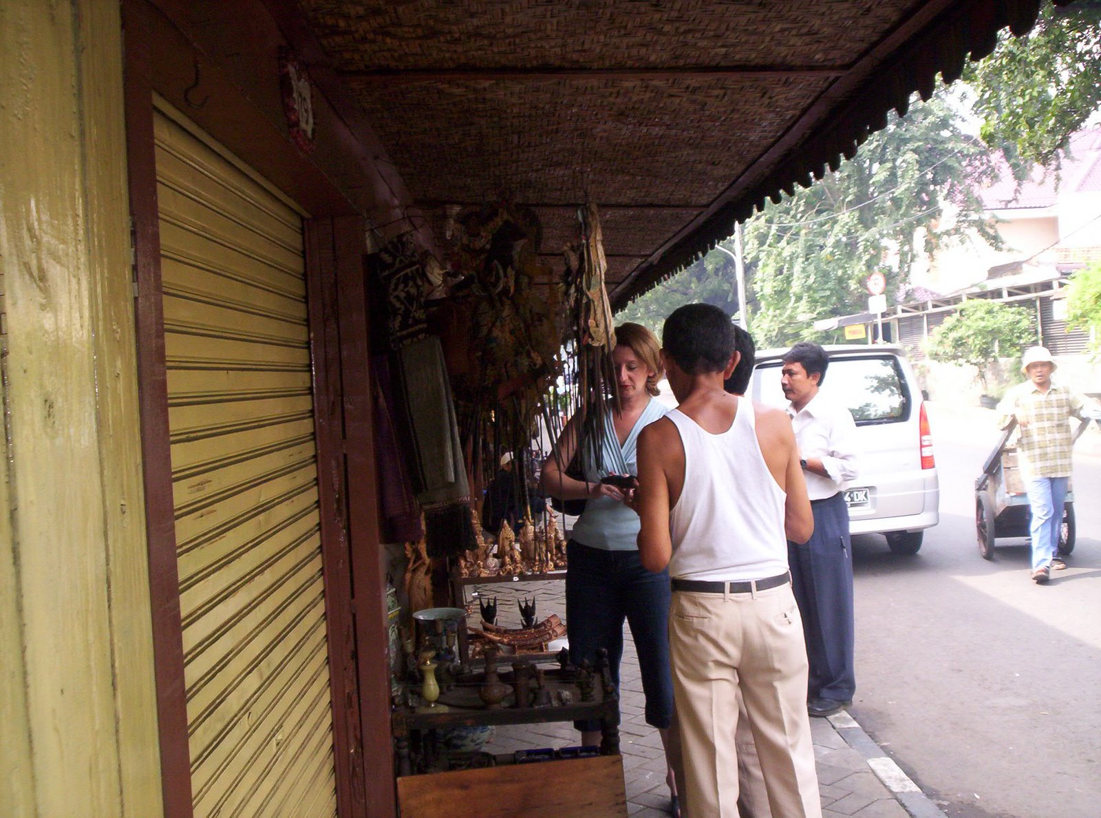 [Antique+street+market,+Jakarta+30.3.07.JPG]