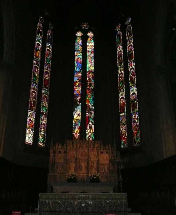 [min+altar,+Arezzo+Cathedral.JPG]