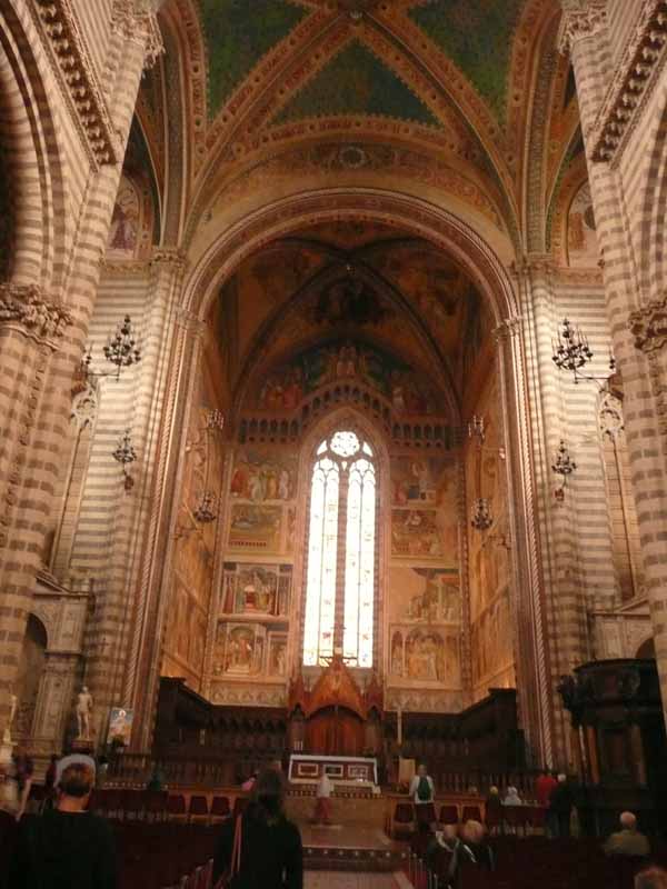 [interior,+Duomo+Orvieto.JPG]