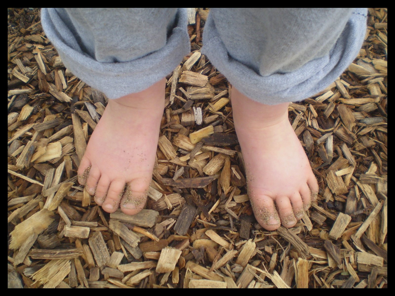 [Sienna+Dirty+Feet.jpg]