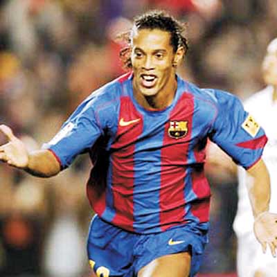 [Ronaldinho+Gaucho+-+29-11-04.jpg]