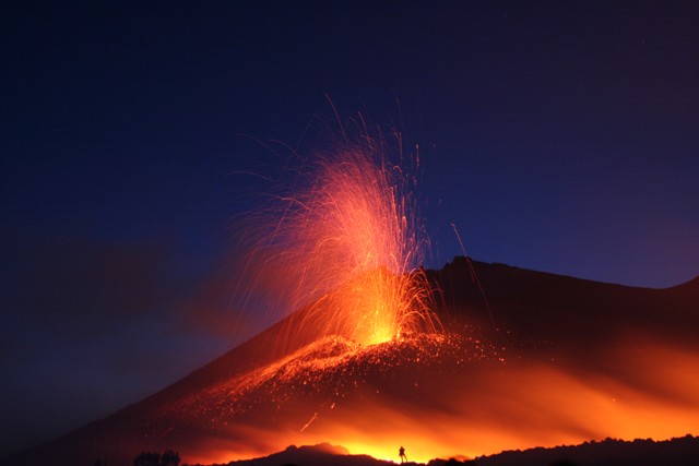 [volcano_picture_Tomasello__2_.jpg]