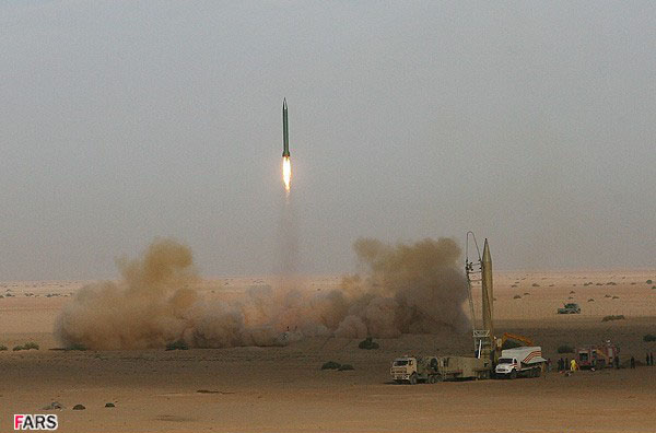 [Iranian+missile+launch+-+Zelzal+2+and+Shahab-3.jpg]