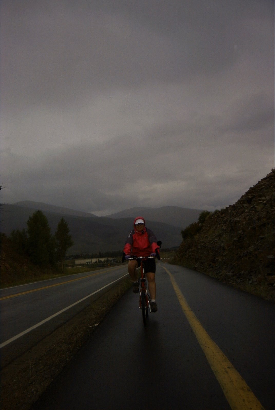 [val+riding+in+rain+on+dillon+reservoir.JPG]