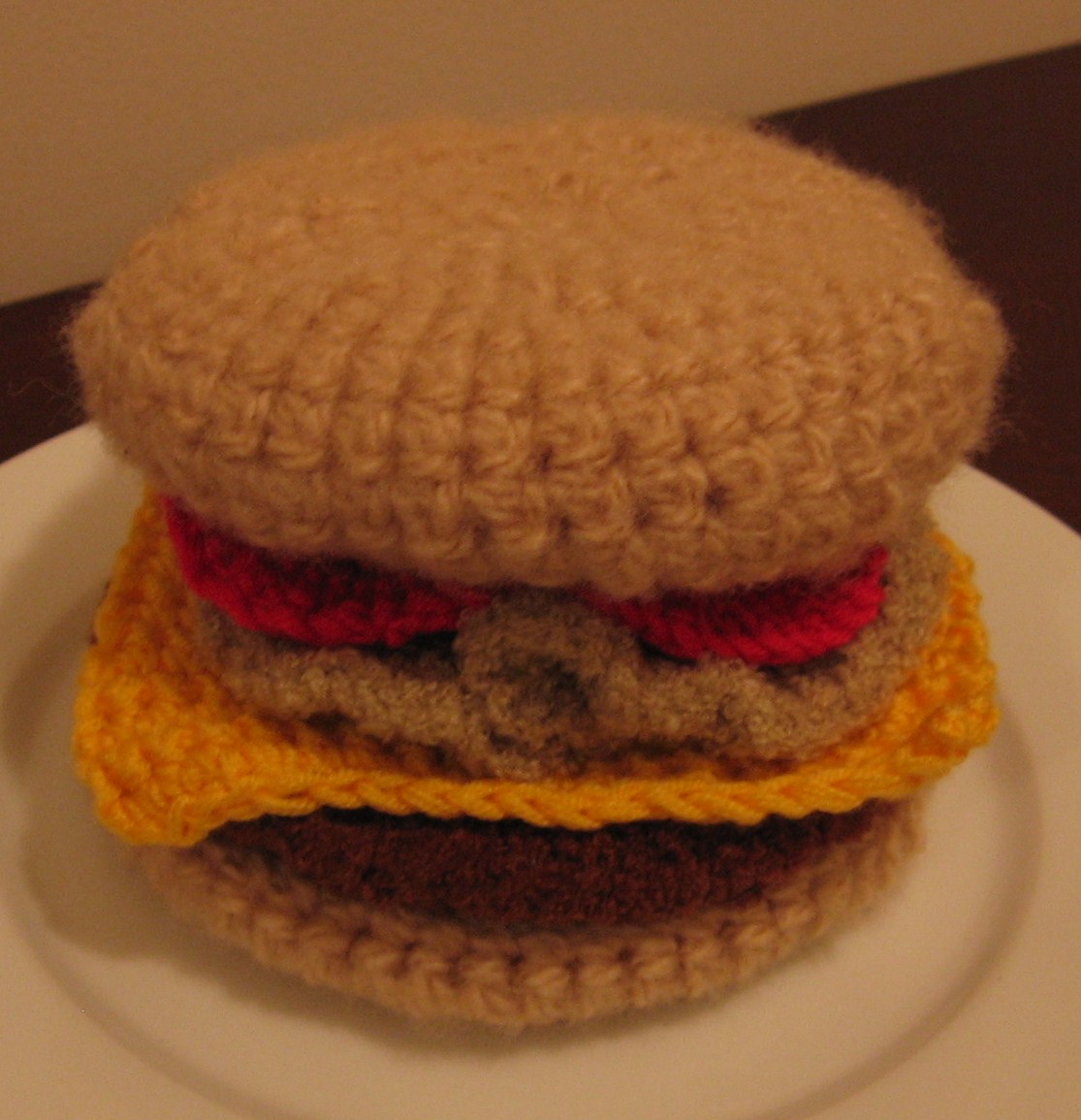 [crochet+cheeseburger3.JPG]