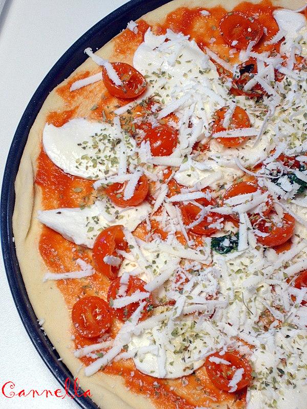 [pizza+pomodorini+ricotta+salata.JPG]
