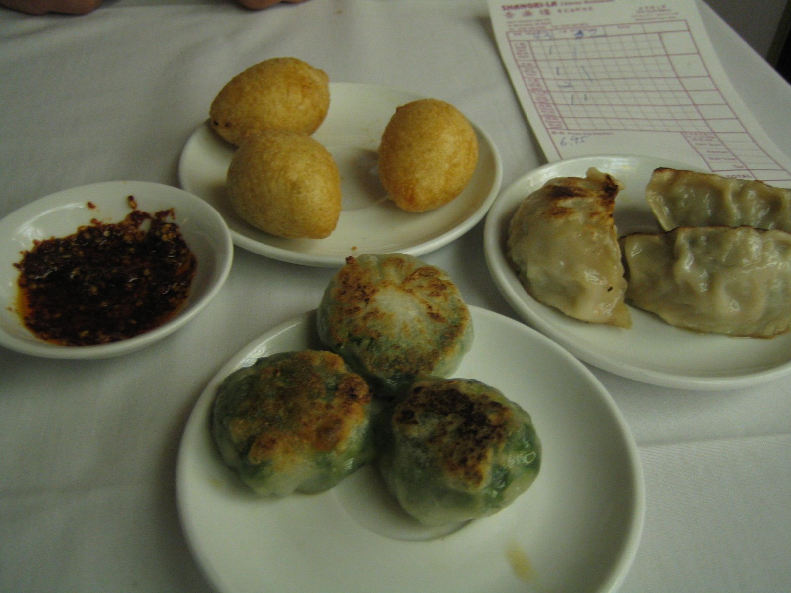 [West+Bloomfield+-+Cantonese+-+Dim+Sum+(chive+and+noodle,+beef+puff,+pork+noodle)+-+Shangrala.JPG]