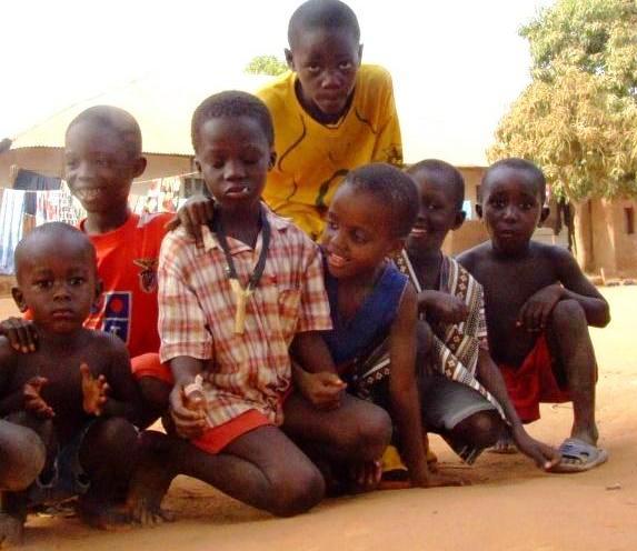 [Guine_Bissau_2005_Criancas2_HC.JPG]