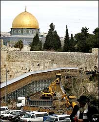 [escavaÃ§Ãµes+israelitas+prÃ³ximo+da+mesquita+de+Al+Aqsa.jpg]