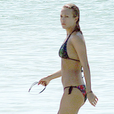 Carrie Underwood Bikini. hot Carrie Underwood Bikini carrie underwood bikini pictures photos.