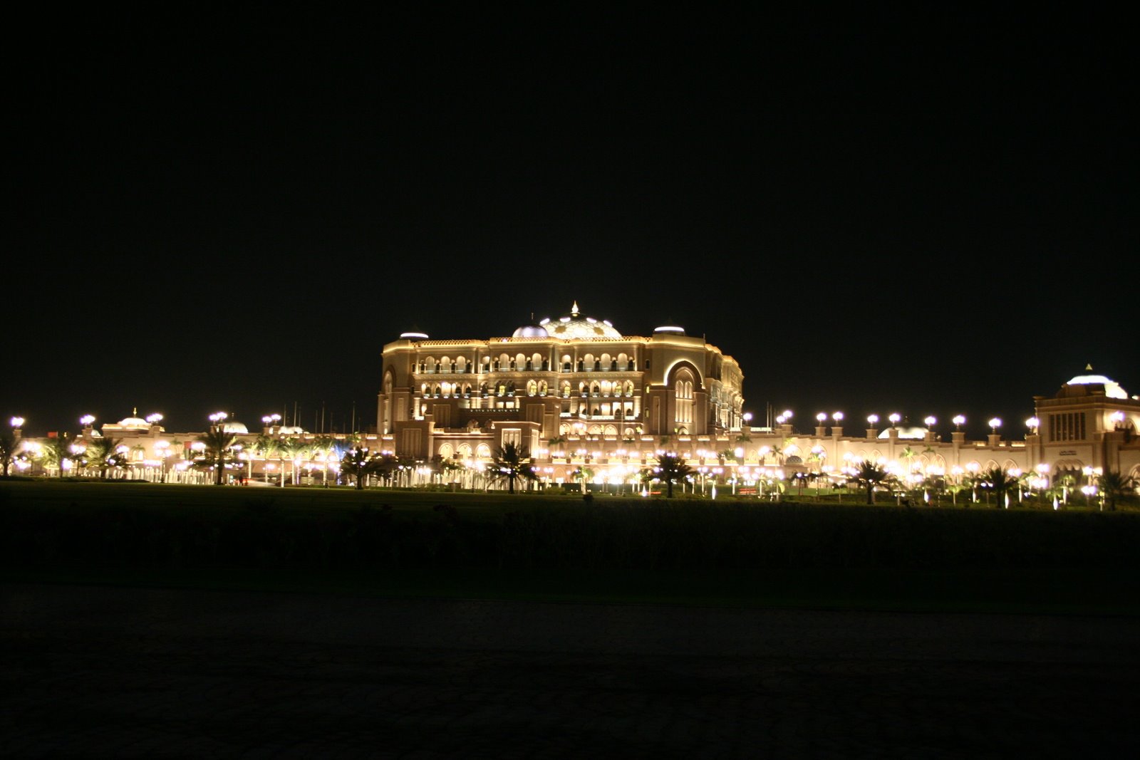 [Emirates_Palace1.jpg]