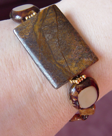 [Susan's+bronzite+bracelet.jpg]