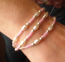 [Anne's_pink_bracelet.jpg]