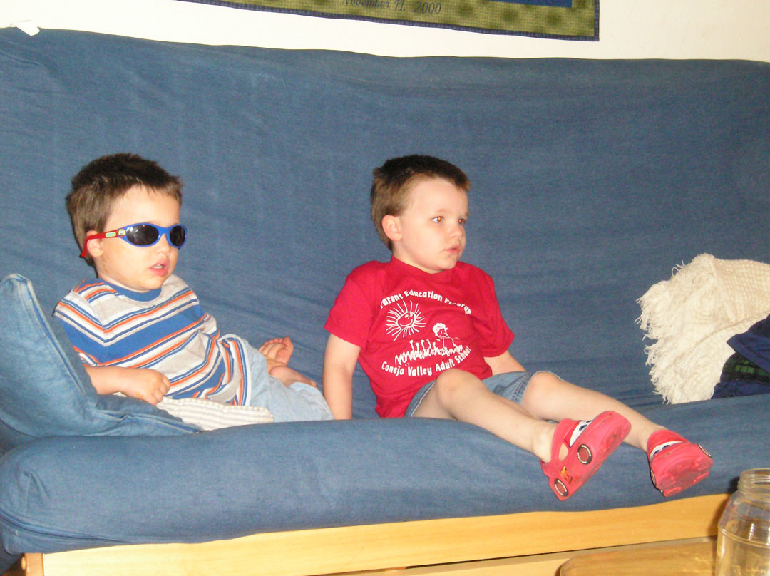 [Nathan+&+Ben+Watching+TV+with+shades.jpg]