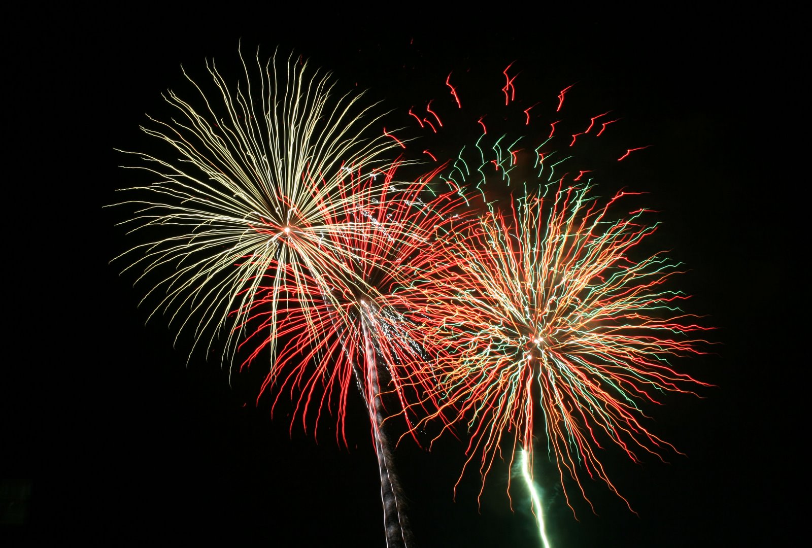 [fireworks+great+1.jpg]