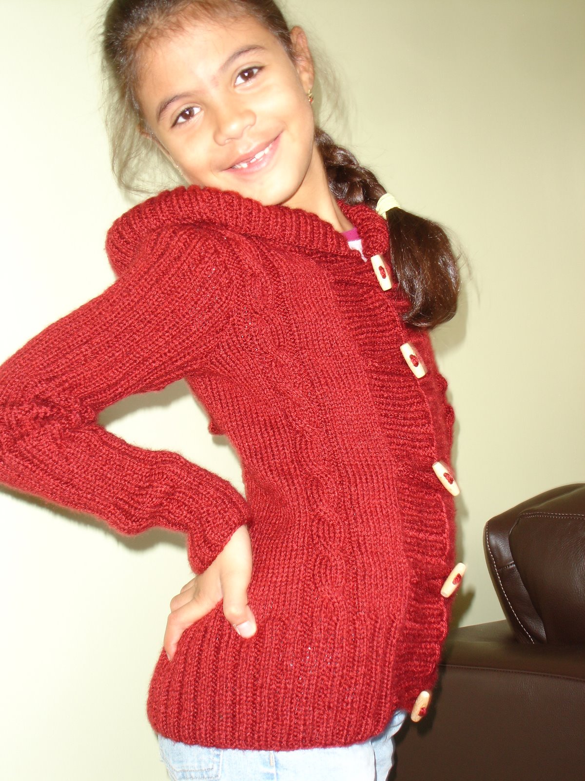 [2006+Nov+18+-+25+Eliska's+Red+Sweater+061.jpg]