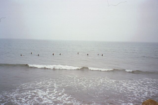 [Waiting+to+Surfers.jpg]