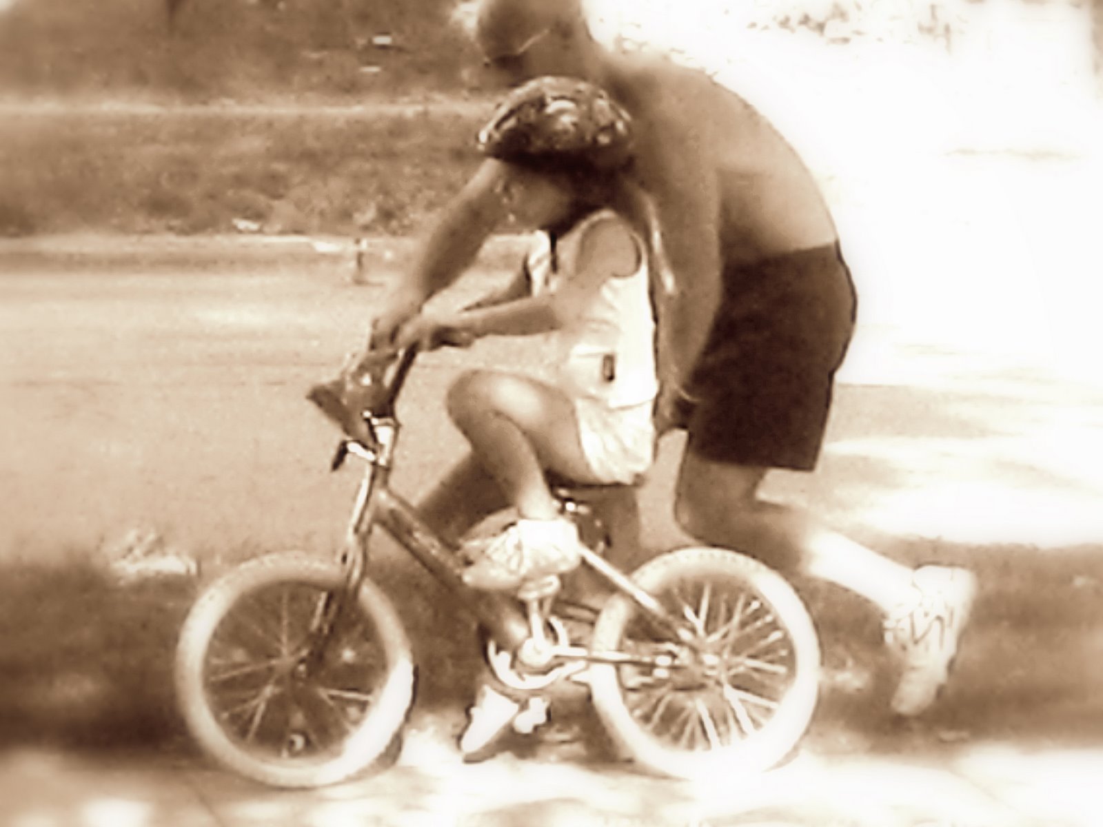 [daddy+daughter+bike.jpg]