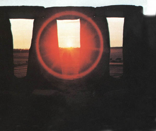 [Stonehenge+sun.jpg]