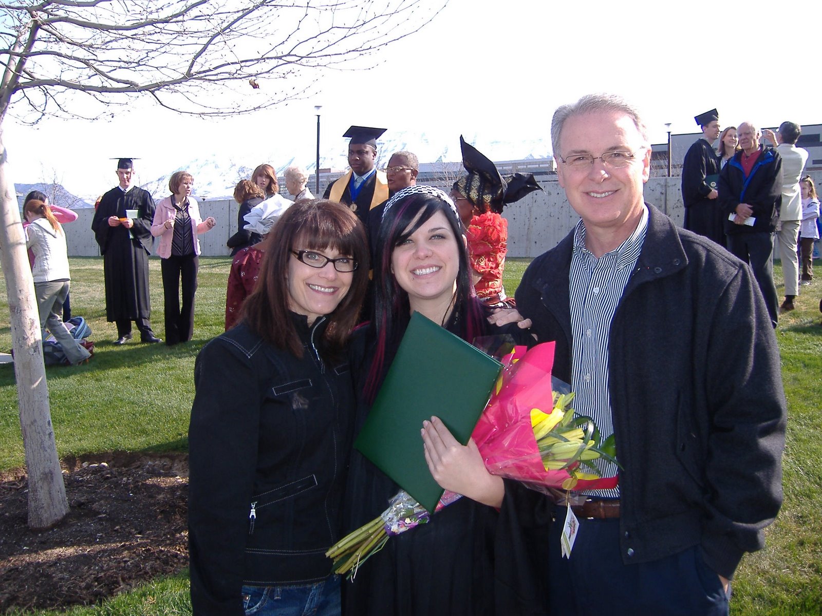 [graduation+mom+and+dad.JPG]