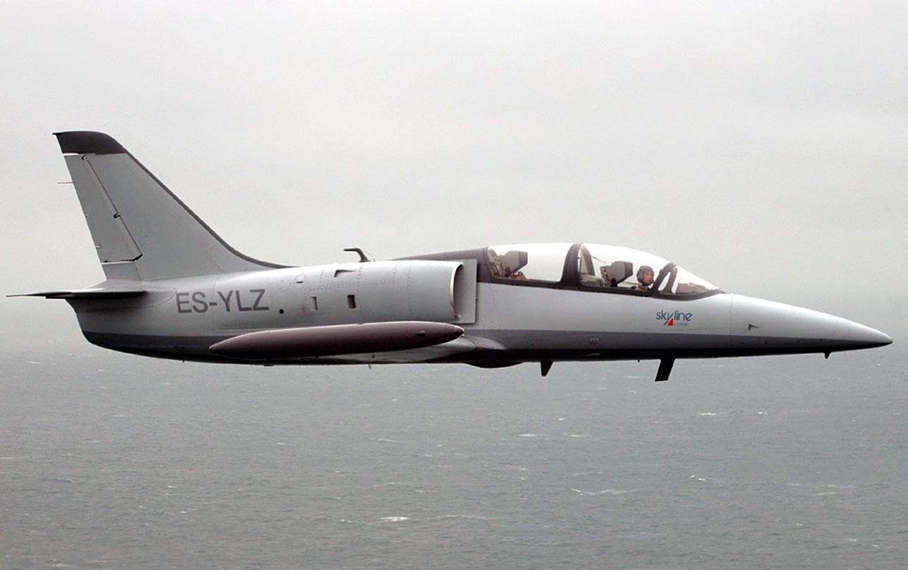 [Aero+L-39+Albatros.jpg]