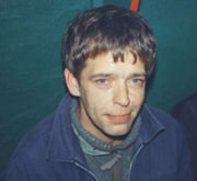 [180px-Lee_A._Mavers_at_The_Picket_in_Liverpool._December_21st._1999._Photo_credit_A._Waters.jpg]