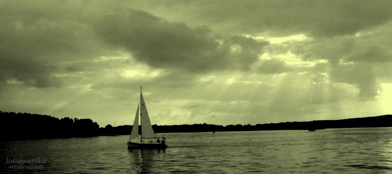 [sailboat1.jpg]