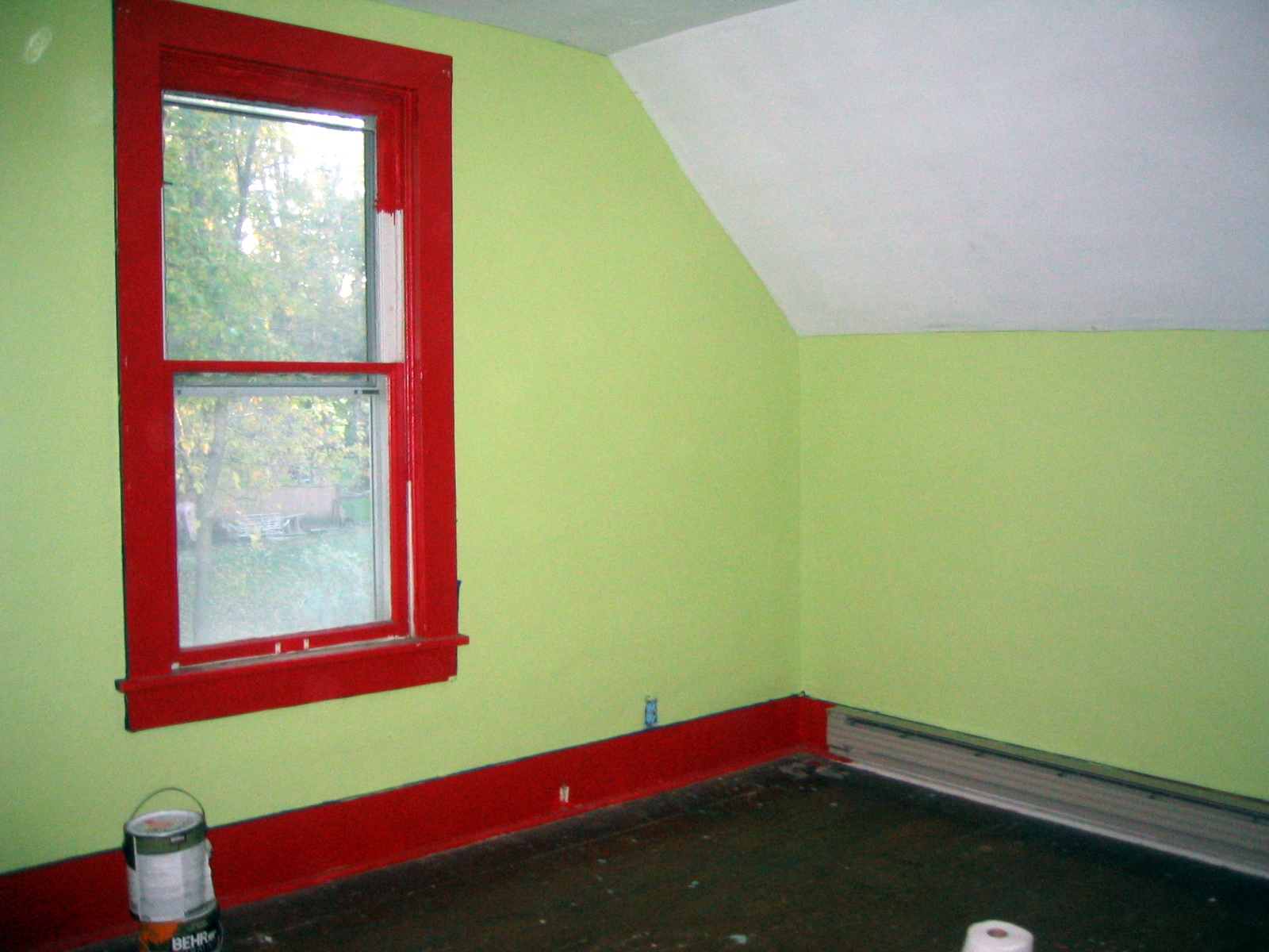 [jayhawk+room+painted+green.JPG]