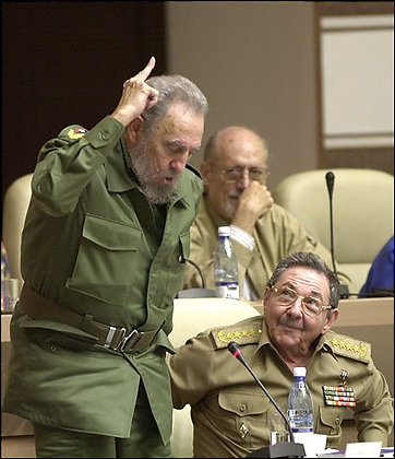 [Fidel+Raul+Castro.jpg]