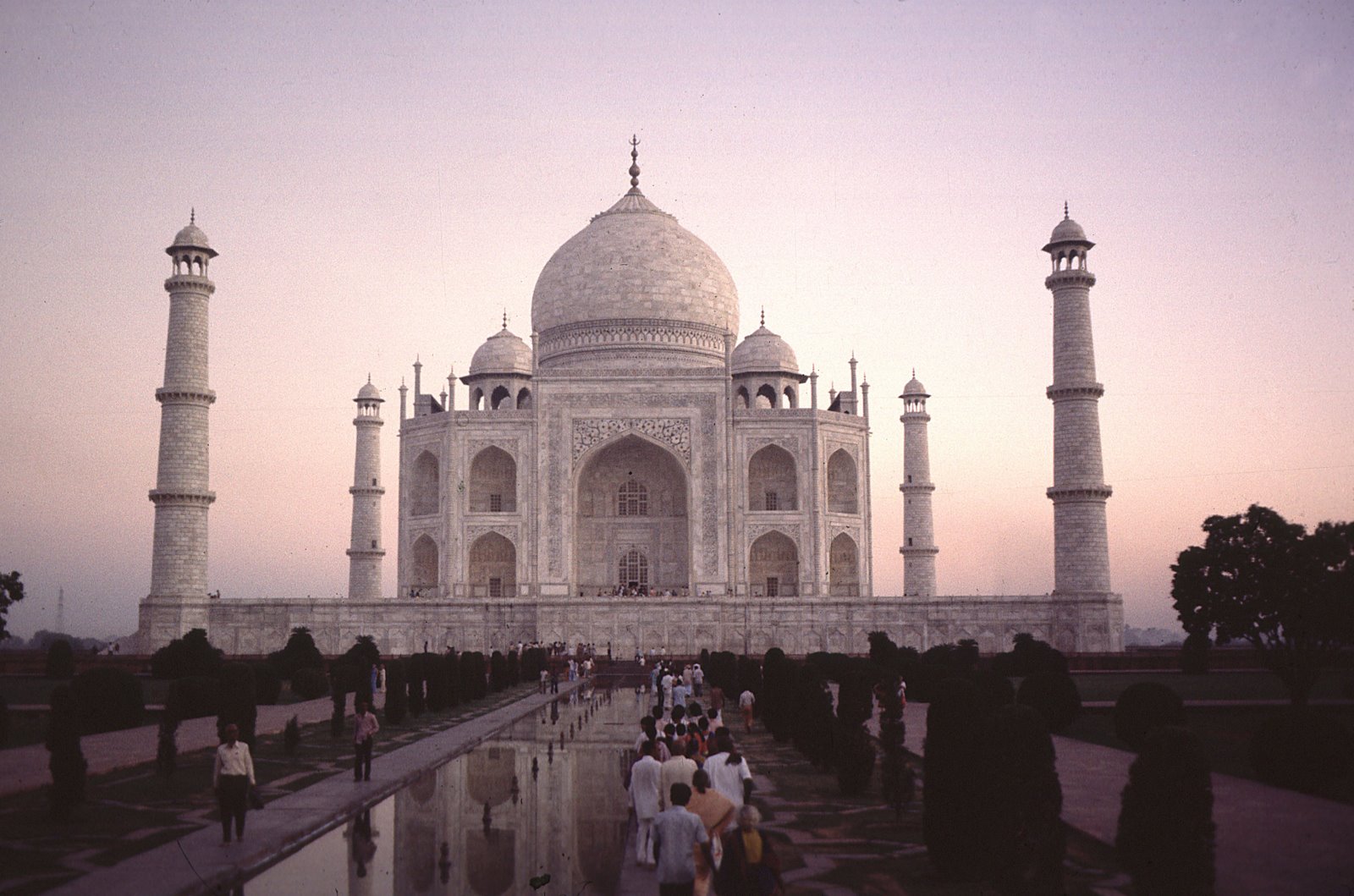 [Taj+Mahal_pic.jpg]